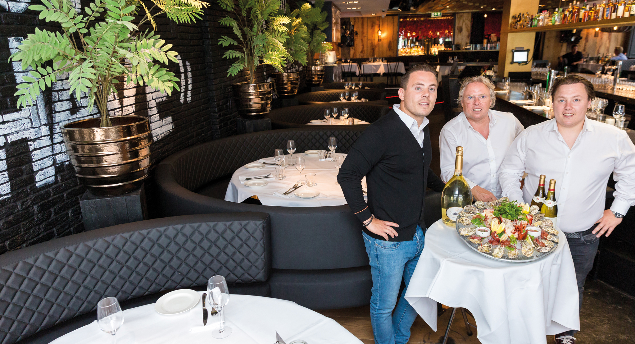 The Oyster Club Rotterdam cuisine, entertainment, vibe en ambiance